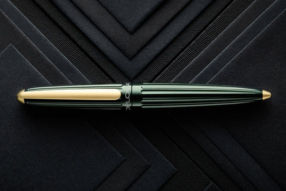 Diplomat Aero Fountain Pen - Evergreen/Gold (Limited Edition)