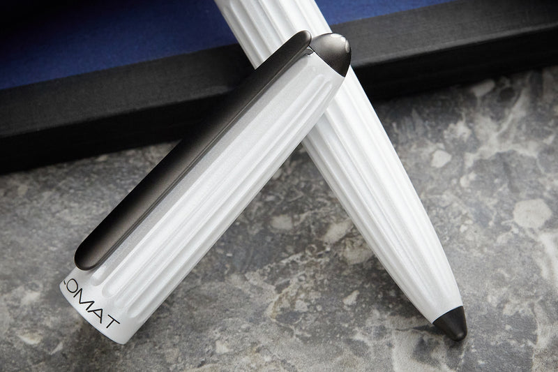 Diplomat Aero Fountain Pen - Lacquered White