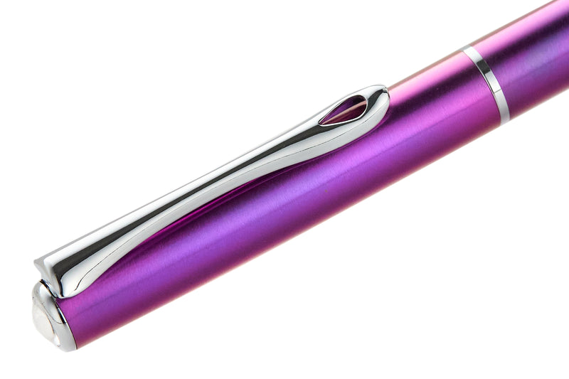 Diplomat Traveller Fountain Pen - Funky Fuchsia