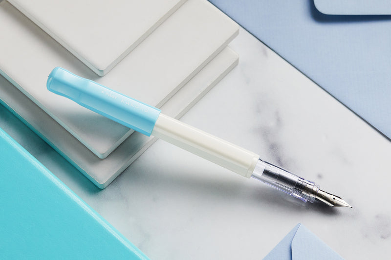 Pilot Kakuno Fountain Pen - Turquoise/White