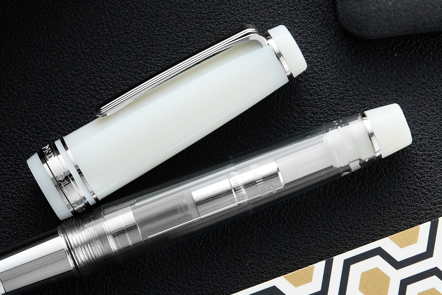 Sailor Pro Gear Fountain Pen - Checkmate Series - Knight to E4 – Limited  Edition