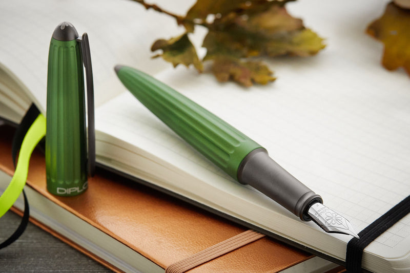 Diplomat Aero Fountain Pen - Green