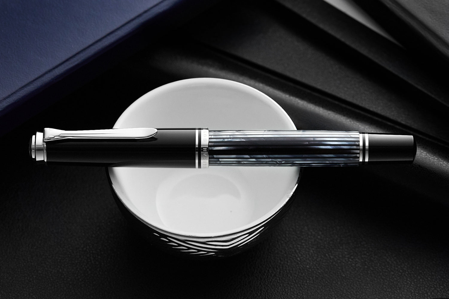 Pelikan M605 Fountain Pen - Tortoiseshell-Black (Special Edition)