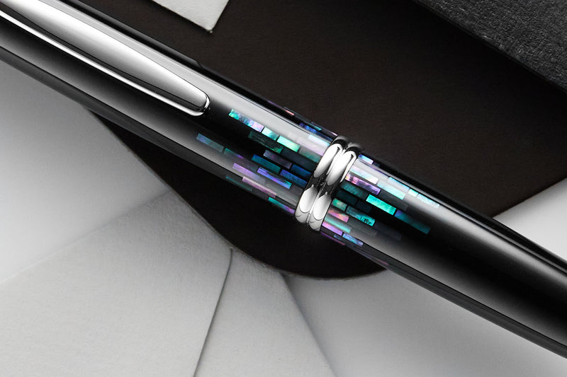 Pilot Vanishing Point Fountain Pen - Raden Stripe